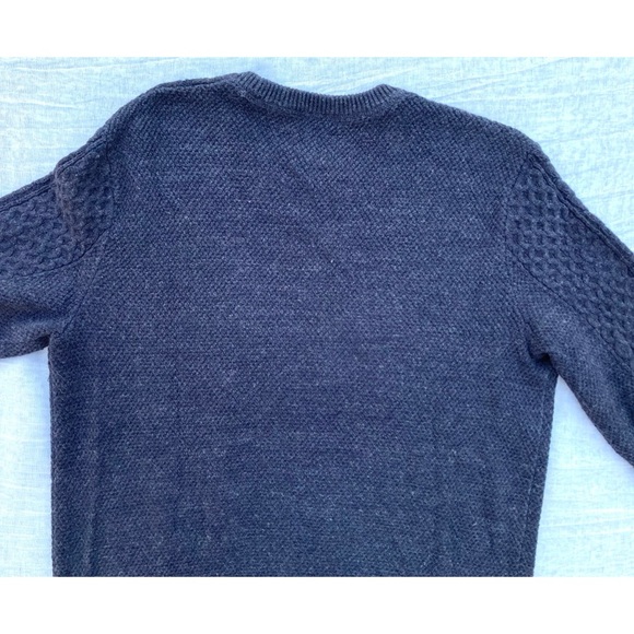 Men’s GAP Cable Knit Sweater Crew Neck Pullover Charcoal Gray Wool Size Large - Picture 8 of 10